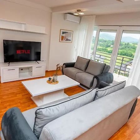 Green Hills Villa *